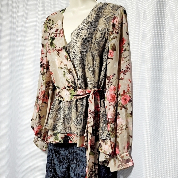 INC Floral & Snakeskin Sheer Faux Wrap Hi Lo Peplum Blouse Women's (S) - Picture 3 of 11